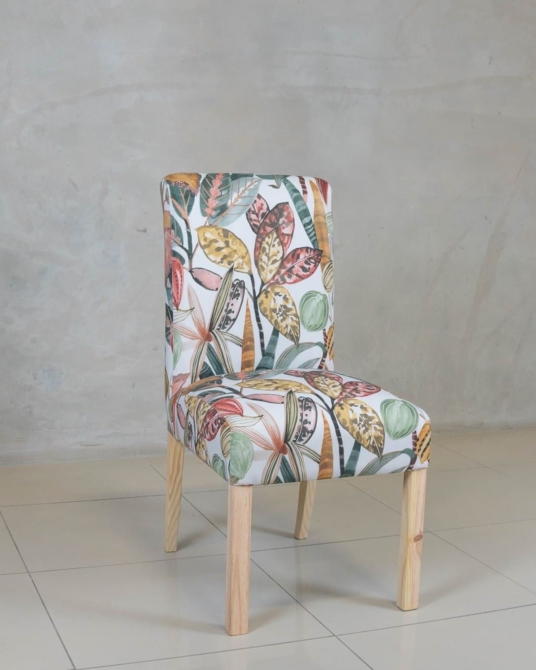 Traditional Classic Dining Chairs, offering both comfort and a timeless look for your dining space.