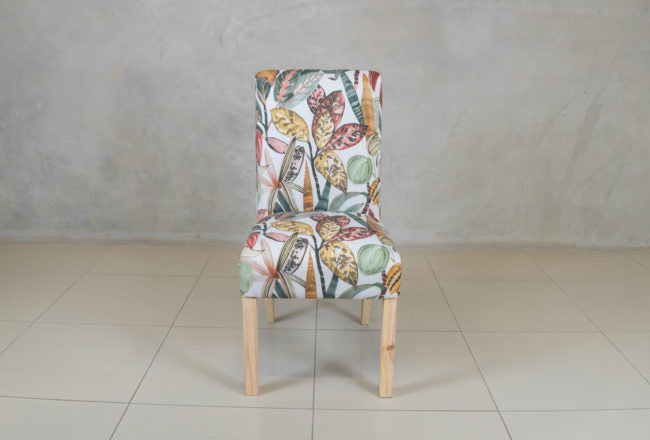 Elegant Classic Dining Chairs, featuring traditional design and high-quality materials.